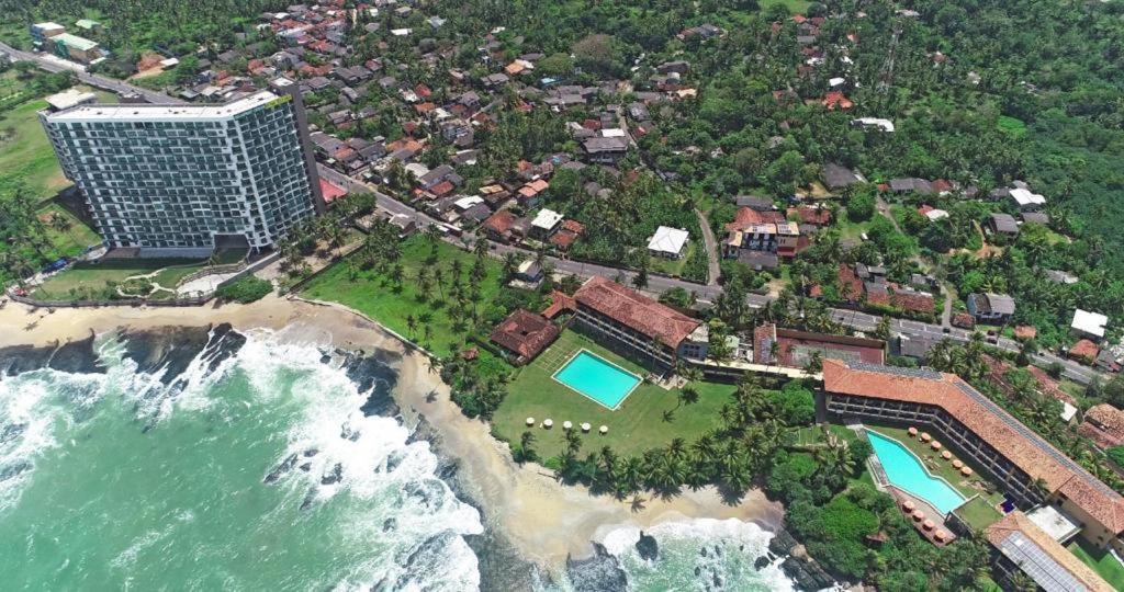 Hasara Oceanfront Apartments Galle Exterior foto